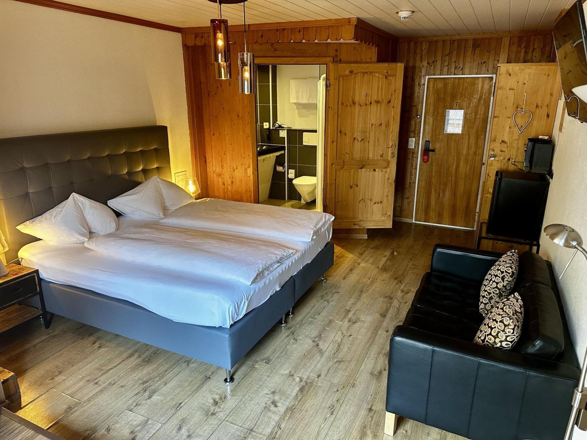 Chalet Hotel Adler Ag Kandersteg Esterno foto